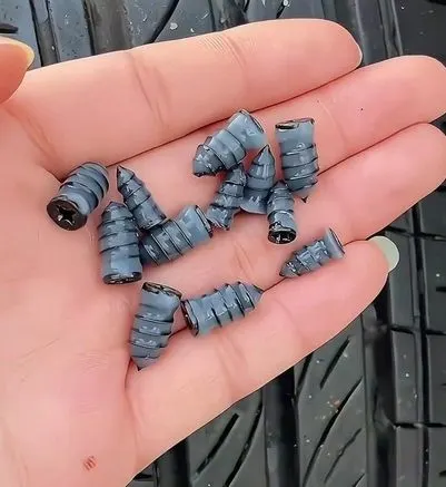 Car Tire Repair Kit with Rubber Nail Screw for Car Tyre Repairs